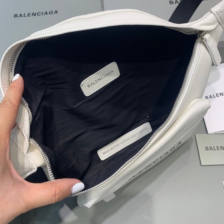 Balenciaga Explorer Belt Bag White - 4