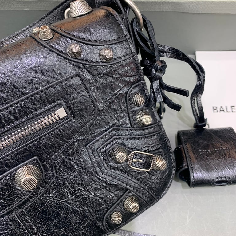 Balenciaga Le Cagole Flap Bag Black - 5