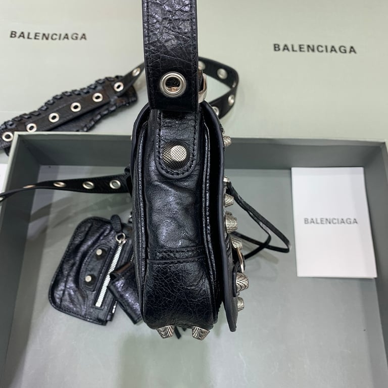 Balenciaga Le Cagole Flap Bag Black - 7