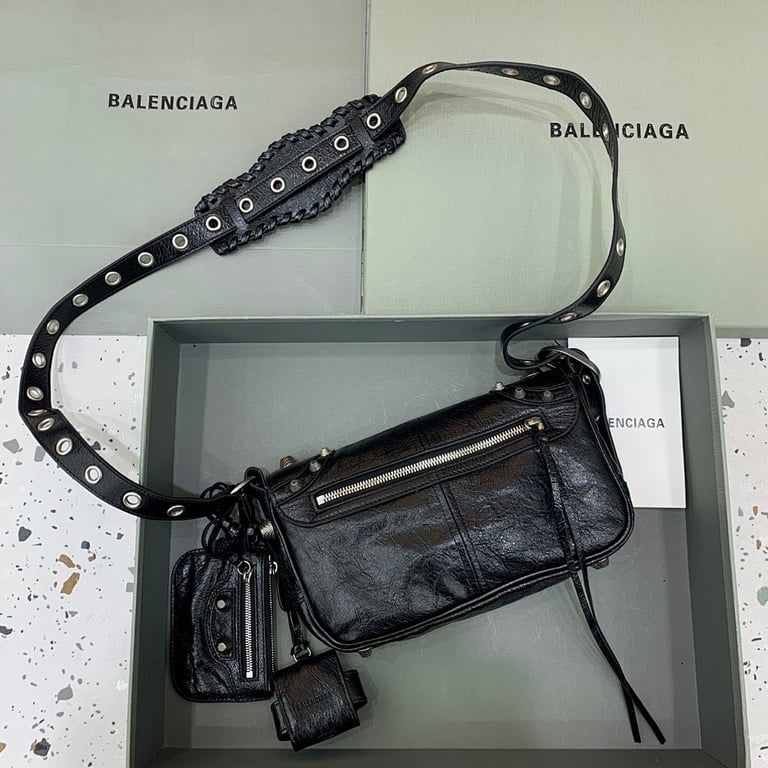 Balenciaga Le Cagole Flap Bag Black - 8