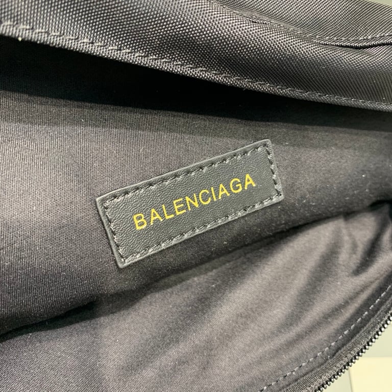 Balenciaga Wheel Belt Bag Black - 2