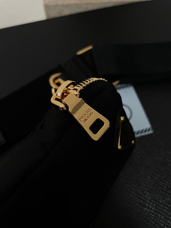 Prada Re-Edition 2005 Nylon Bag Black - 4