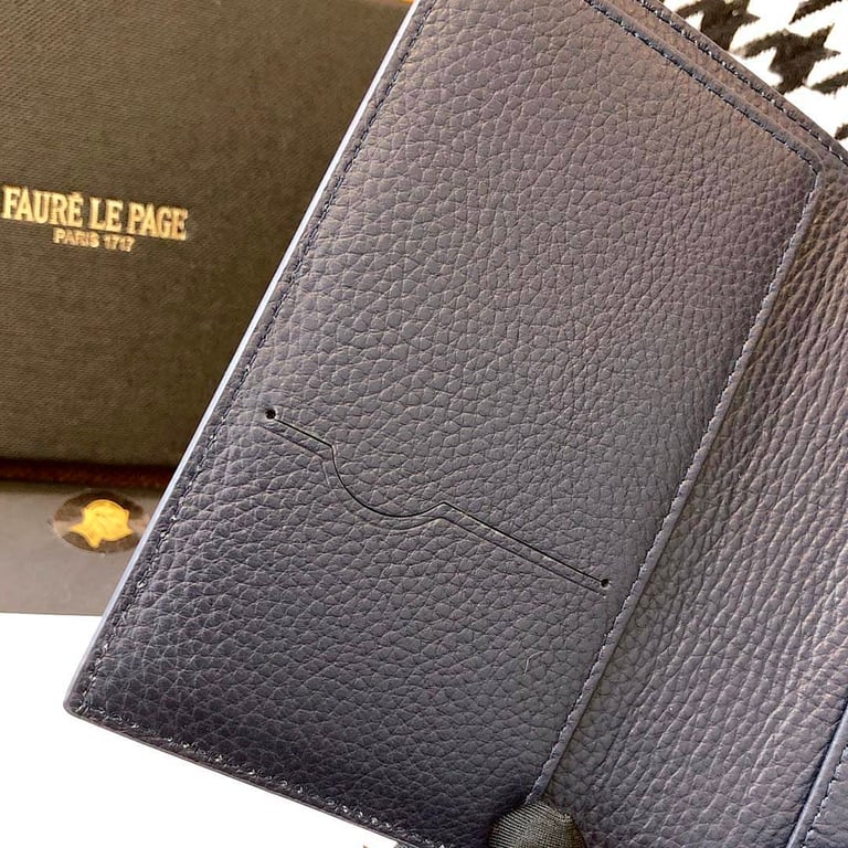 Fauré Le Page Scale Pattern Passport Holder - 2