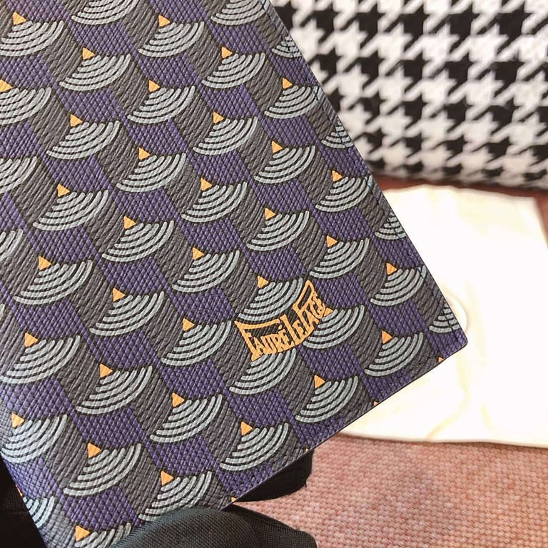 Fauré Le Page Scale Pattern Passport Holder - 8