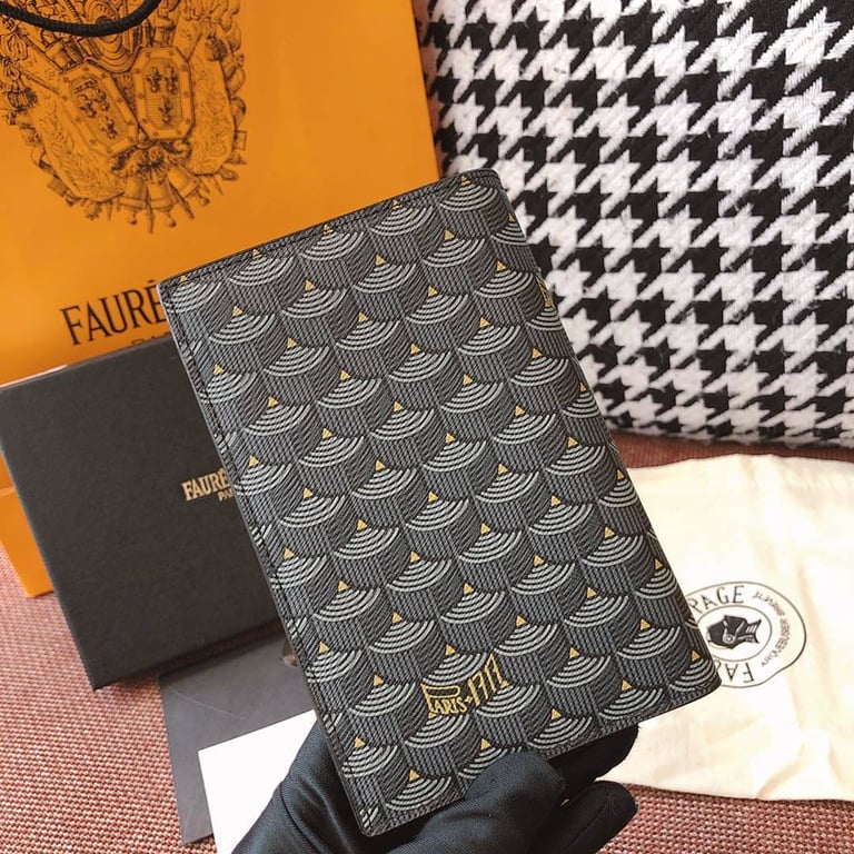 Fauré Le Page Ecailles Passport Holder - 9