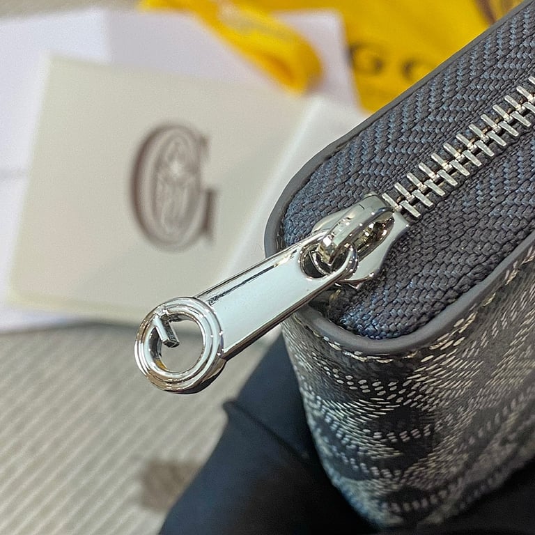 Goyard Matignon PM Zip Wallet Grey - 2