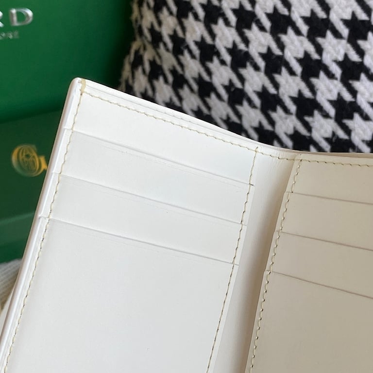 Goyard Bifold Card Wallet White - 3