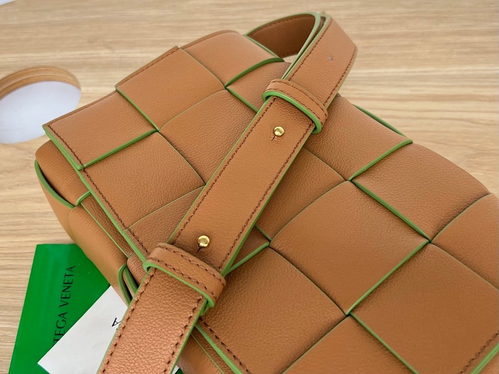 Bottega Veneta Cassette Crossbody Bag Tan/Green - 5