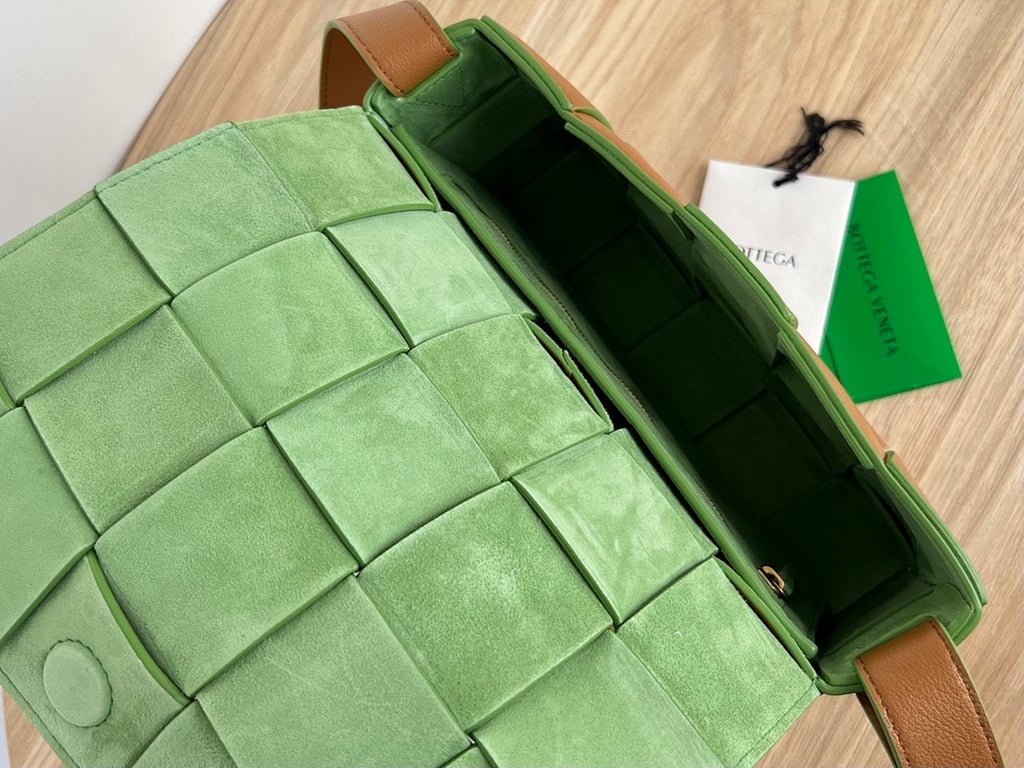Bottega Veneta Cassette Crossbody Bag Tan/Green - 6