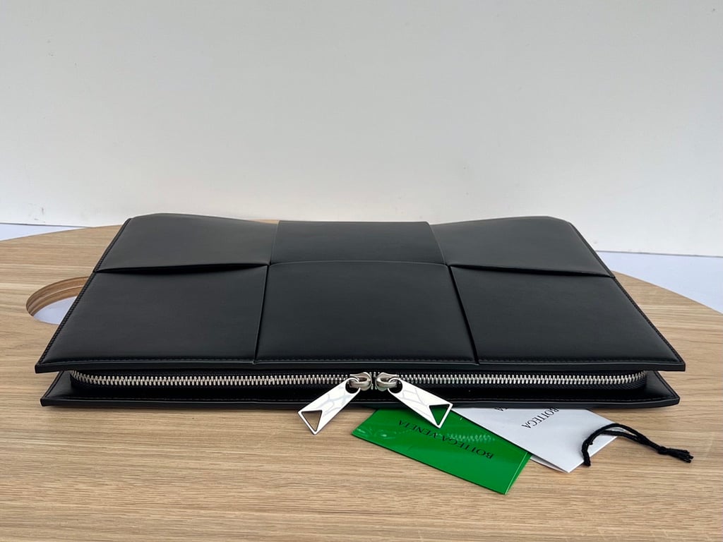 Bottega Veneta Maxi Intrecciato Document Case Black - 7