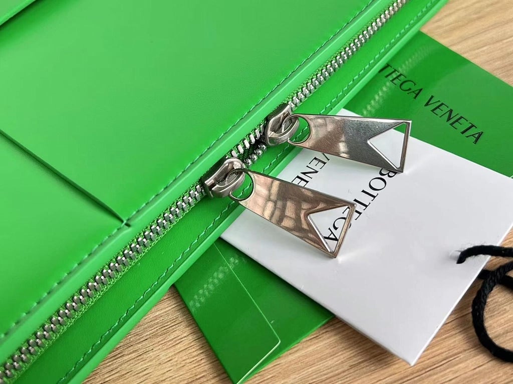 Bottega Veneta Intrecciato Document Case 680169 Green - 5