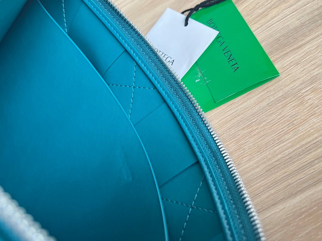 Bottega Veneta Intrecciato Leather Clutch Blue - 4