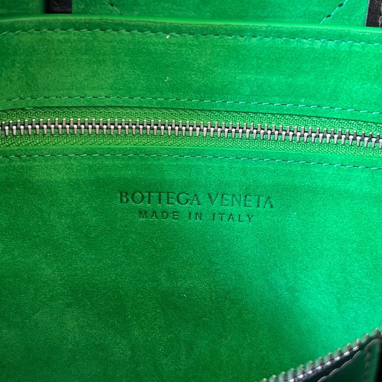 Bottega Veneta Cassette Camera Bag Black - 3
