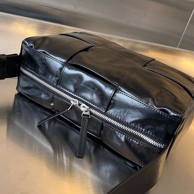 Bottega Veneta Cassette Camera Bag Black - 6