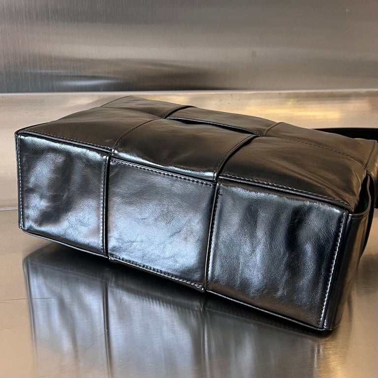 Bottega Veneta Cassette Camera Bag Black - 8