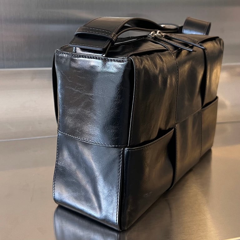 Bottega Veneta Cassette Camera Bag Black - 9