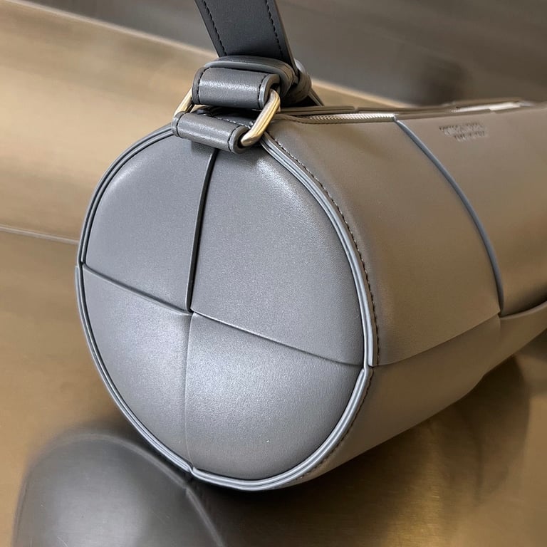 Bottega Veneta Intrecciato Cylinder Bag Grey 741562 - 4
