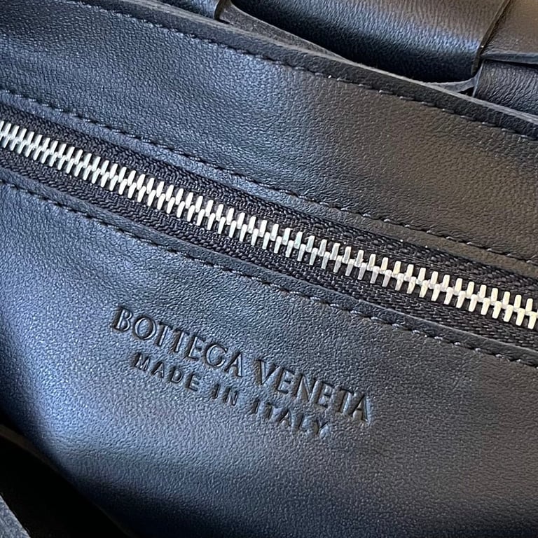 Bottega Veneta Cassette Crossbody Bag Black - 3