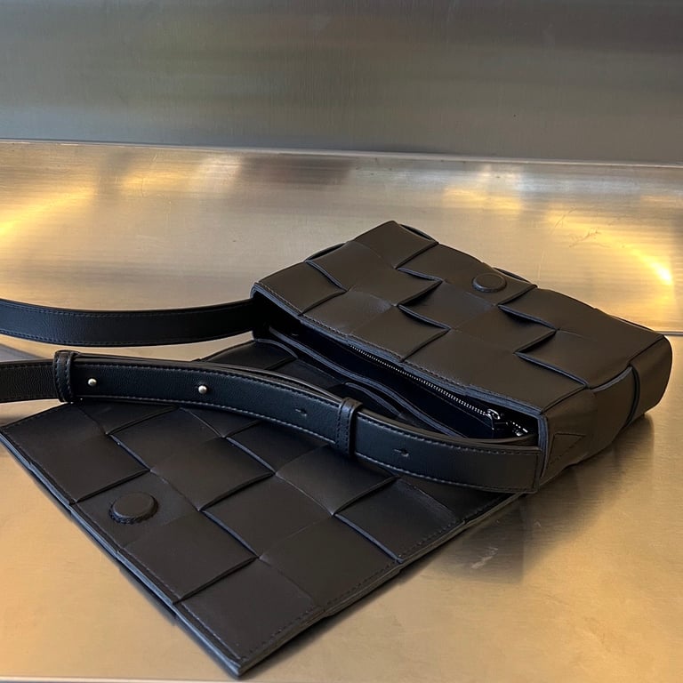 Bottega Veneta Cassette Crossbody Bag Black - 5
