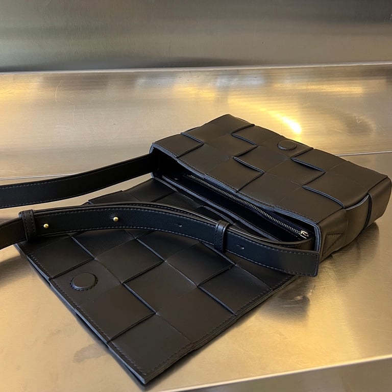 Bottega Veneta Cassette Bag Black - 5