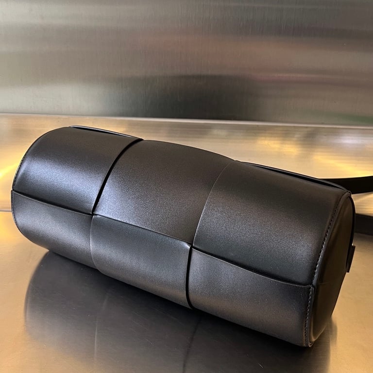 Bottega Veneta Cassette Cylinder Duffle Bag Black - 2