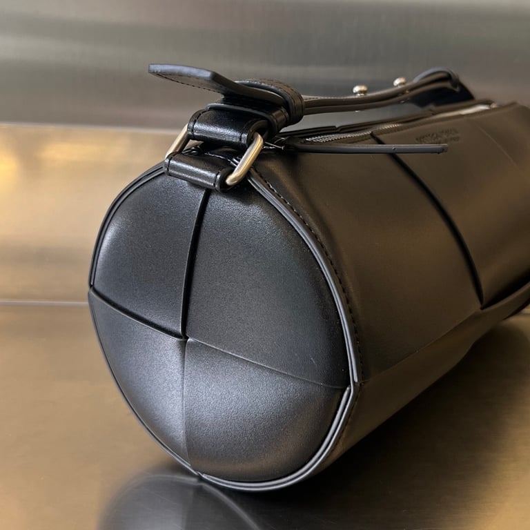 Bottega Veneta Cassette Cylinder Duffle Bag Black - 4