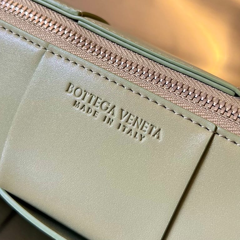 Bottega Veneta Cassette Cylinder Bag 741561 - 2