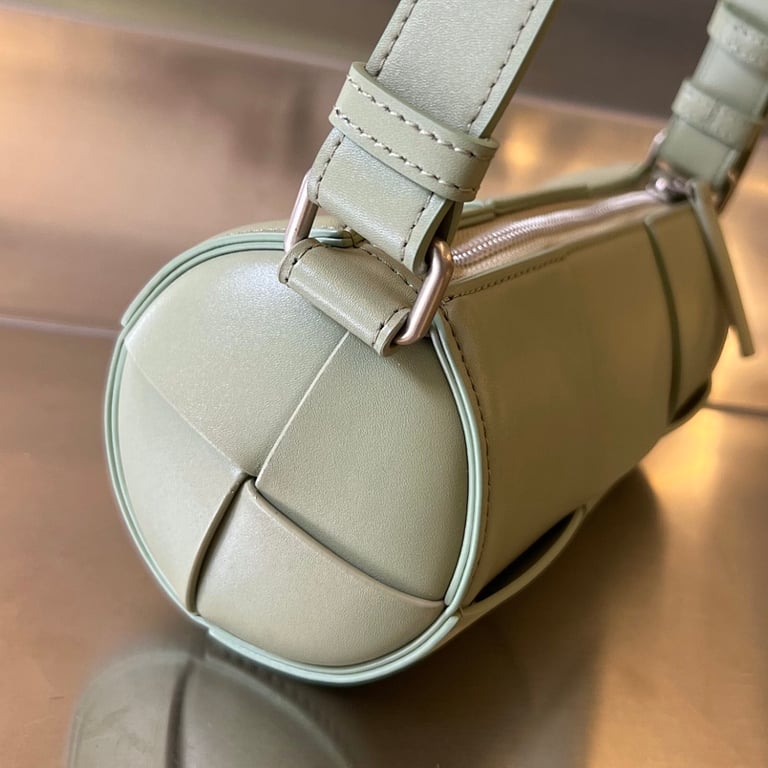 Bottega Veneta Cassette Cylinder Bag 741561 - 6