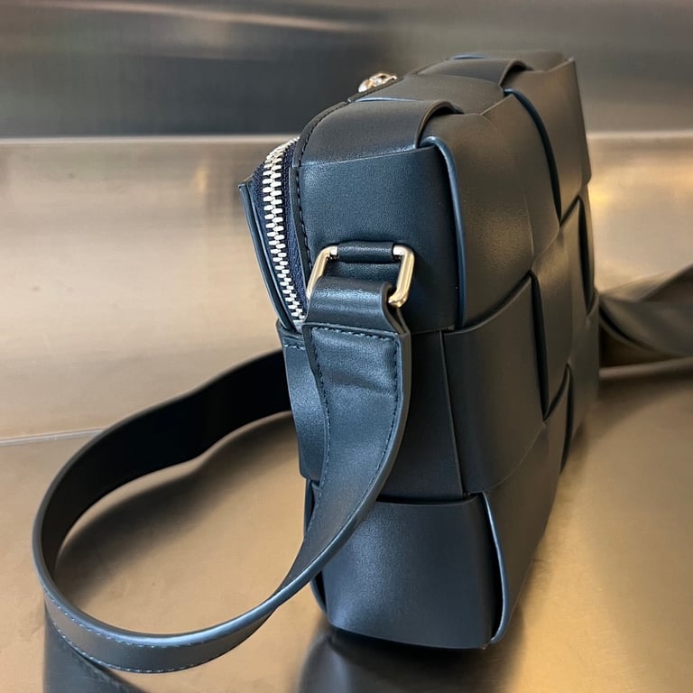 Bottega Veneta Cassette Camera Bag Dark Blue - 2