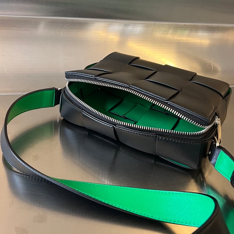 Bottega Veneta Intrecciato Camera Bag Black Green - 7