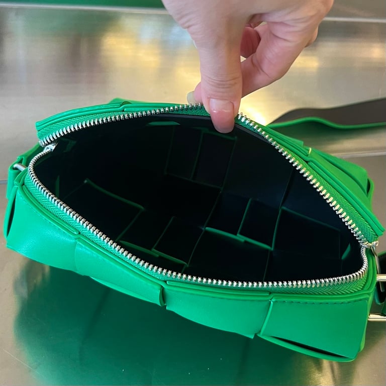 Bottega Veneta Cassette Camera Bag Green - 2