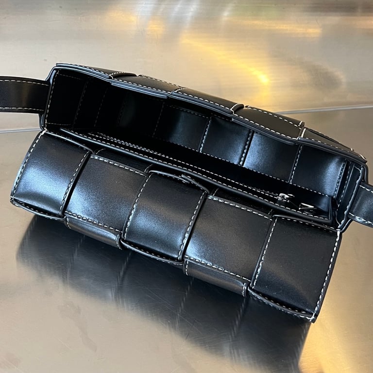 Bottega Veneta Cassette Crossbody Bag Black - 4