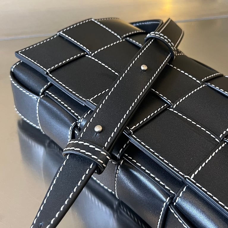 Bottega Veneta Cassette Crossbody Bag Black - 5