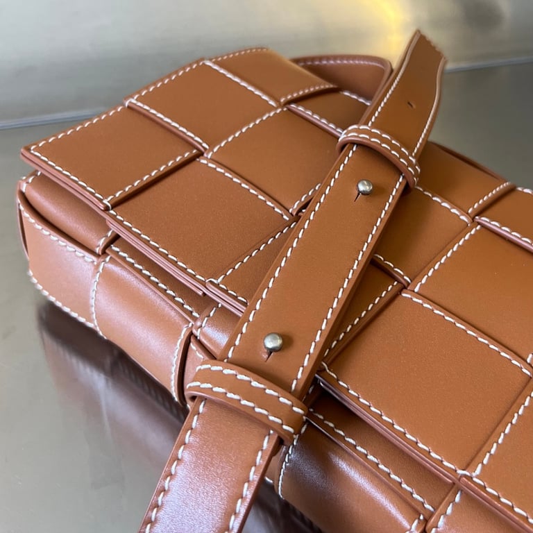 Bottega Veneta Cassette Bag Brown Contrast Stitching - 6