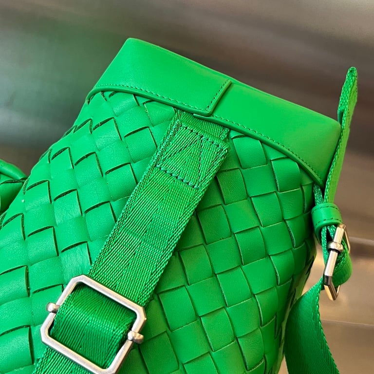 Bottega Veneta Intrecciato Backpack 653118 Green - 2