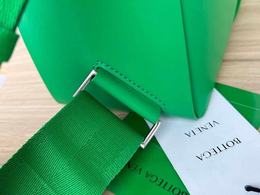 Bottega Veneta Cassette Backpack Green 680092 - 4