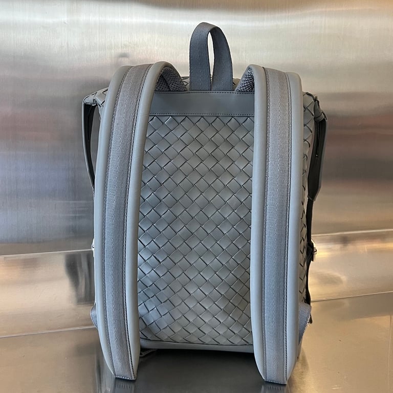 Bottega Veneta Intrecciato Leather Backpack Grey - 3
