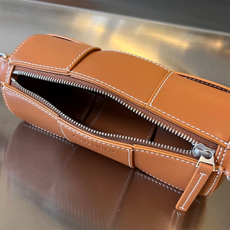 Bottega Veneta Cassette Cylinder Bag Brown 741561 - 7