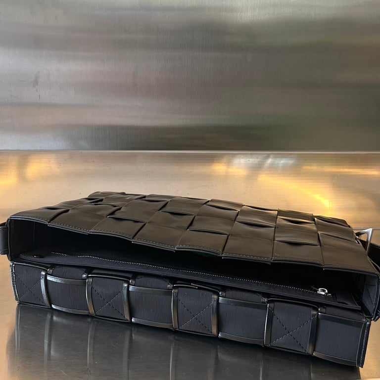 Bottega Veneta Cassette Messenger Bag Black - 5