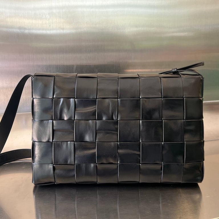 Bottega Veneta Cassette Messenger Bag Black - 9