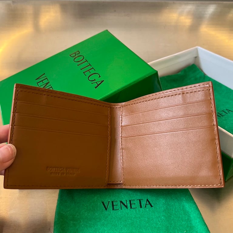 Bottega Veneta Intrecciato Bi-Fold Wallet 743004 - 6