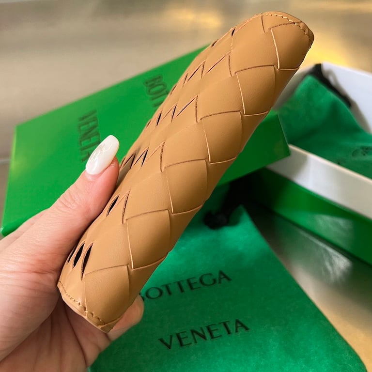 Bottega Veneta Intrecciato Leather Passport Holder 607482 - 7