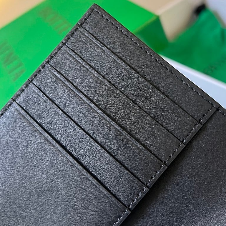 Bottega Veneta Intrecciato Passport Holder Black 607482 - 3