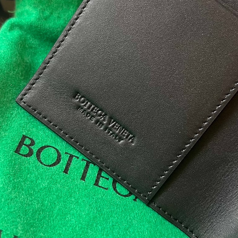 Bottega Veneta Intrecciato Passport Holder Black 607482 - 5