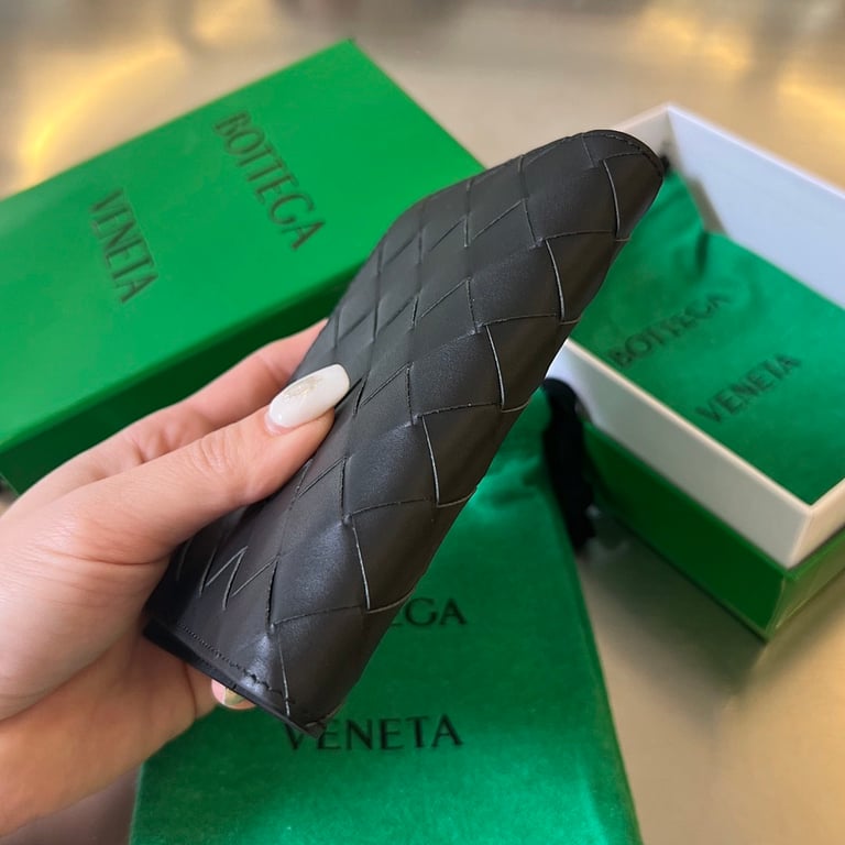 Bottega Veneta Intrecciato Passport Holder Black 607482 - 7