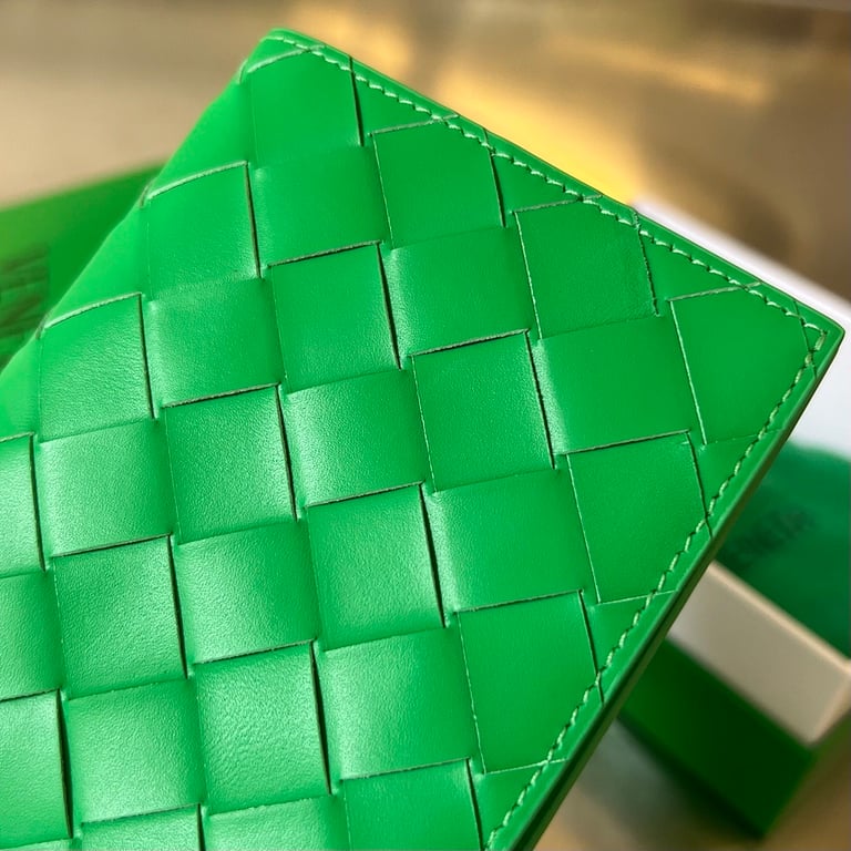 Bottega Veneta Intrecciato Passport Holder Green - 2