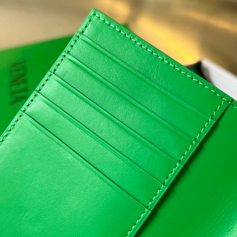 Bottega Veneta Intrecciato Passport Holder Green - 3