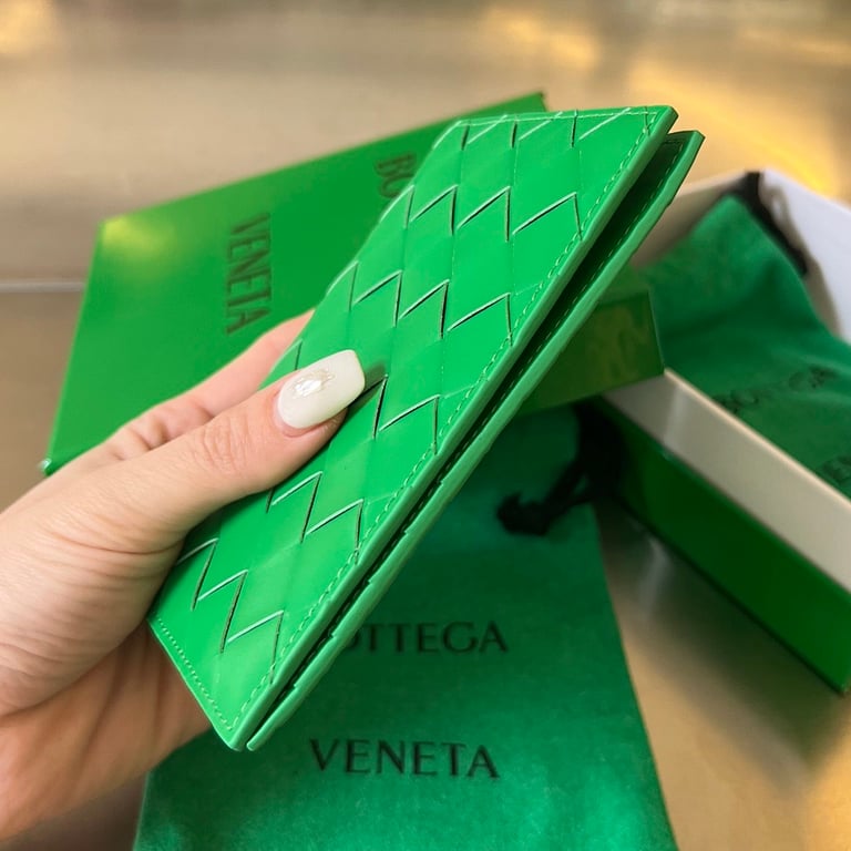 Bottega Veneta Intrecciato Passport Holder Green - 9