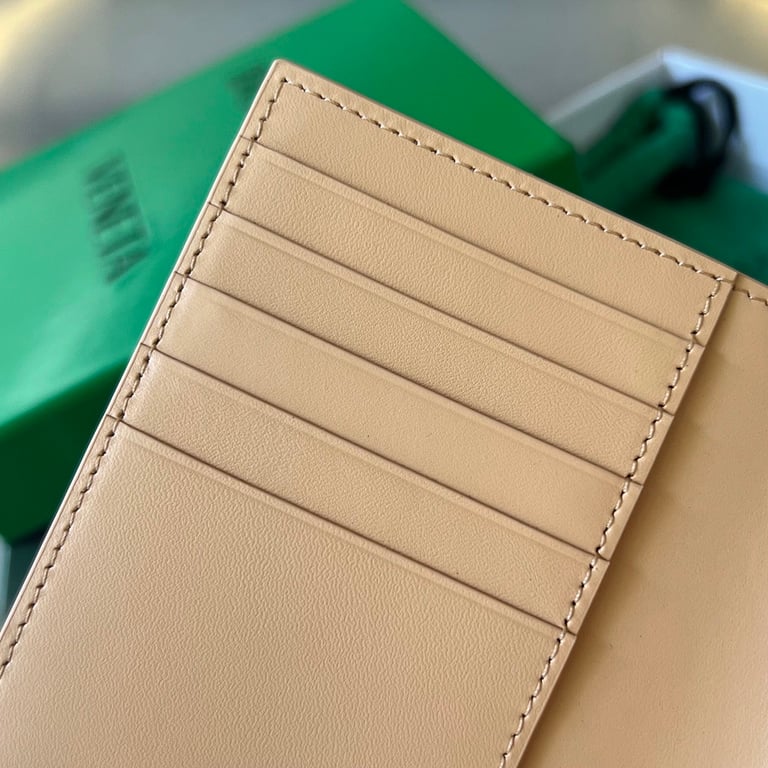 Bottega Veneta Intrecciato Passport Holder 607482 Beige - 4