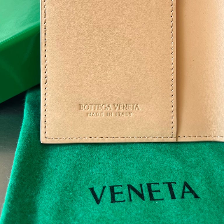 Bottega Veneta Intrecciato Passport Holder 607482 Beige - 5